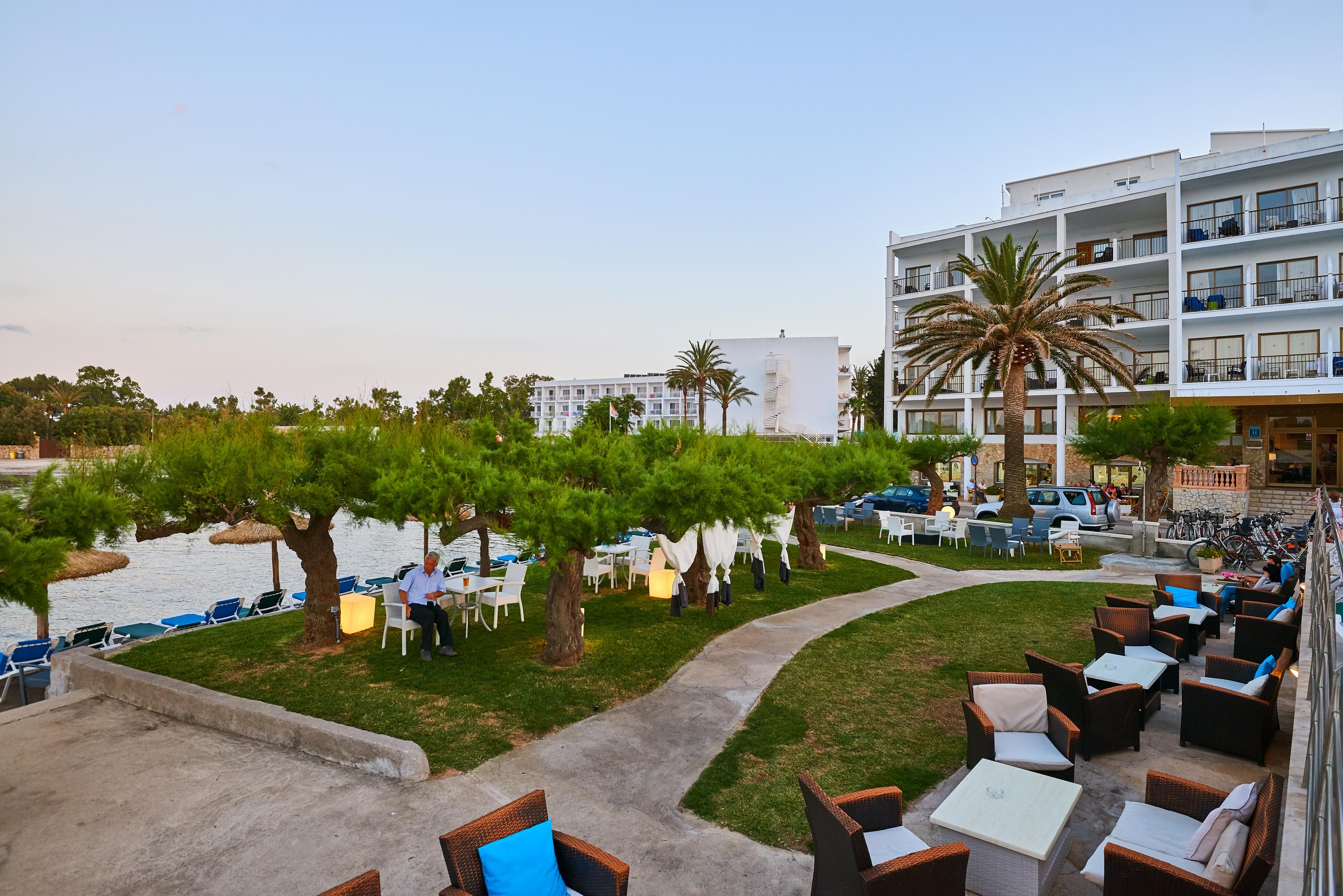 Hotel More อัลกูเดีย ภายนอก รูปภาพ