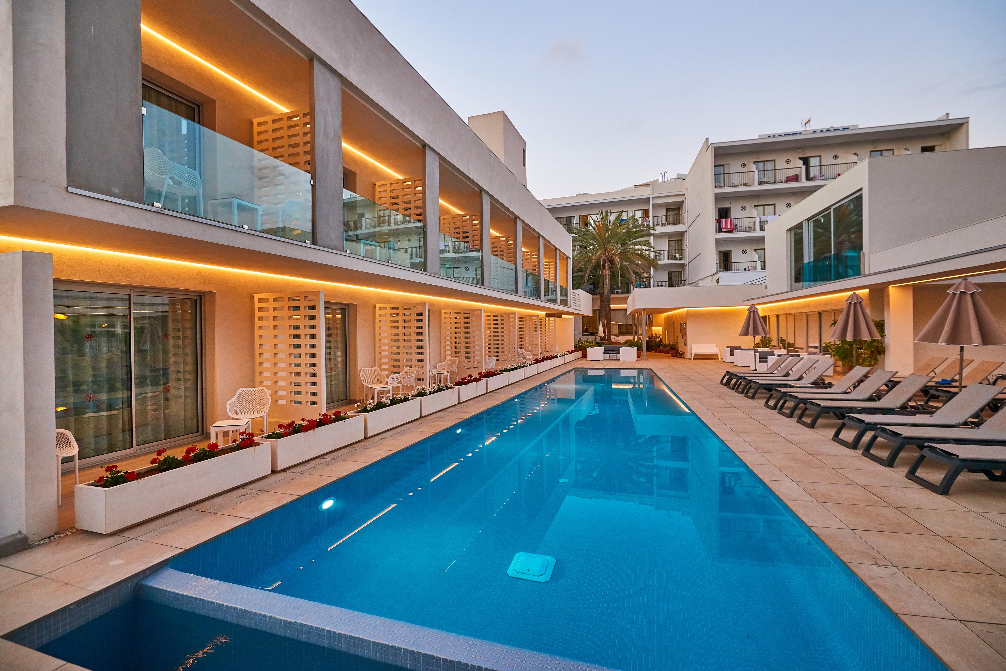 Hotel More อัลกูเดีย ภายนอก รูปภาพ